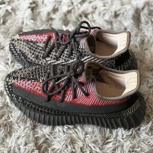 Yeezy Size 6Y